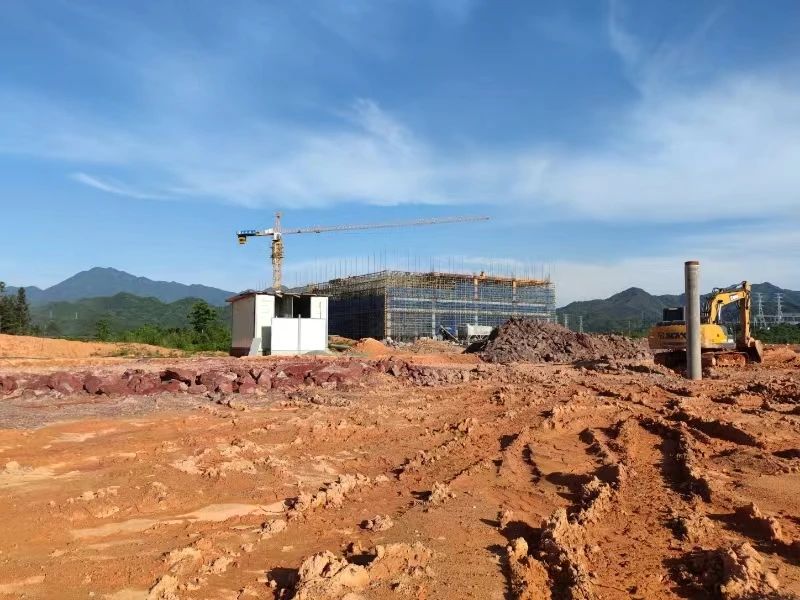 易順建工加速三和循環(huán)經濟產業(yè)園建設:標準化廠房雛形顯現(xiàn)